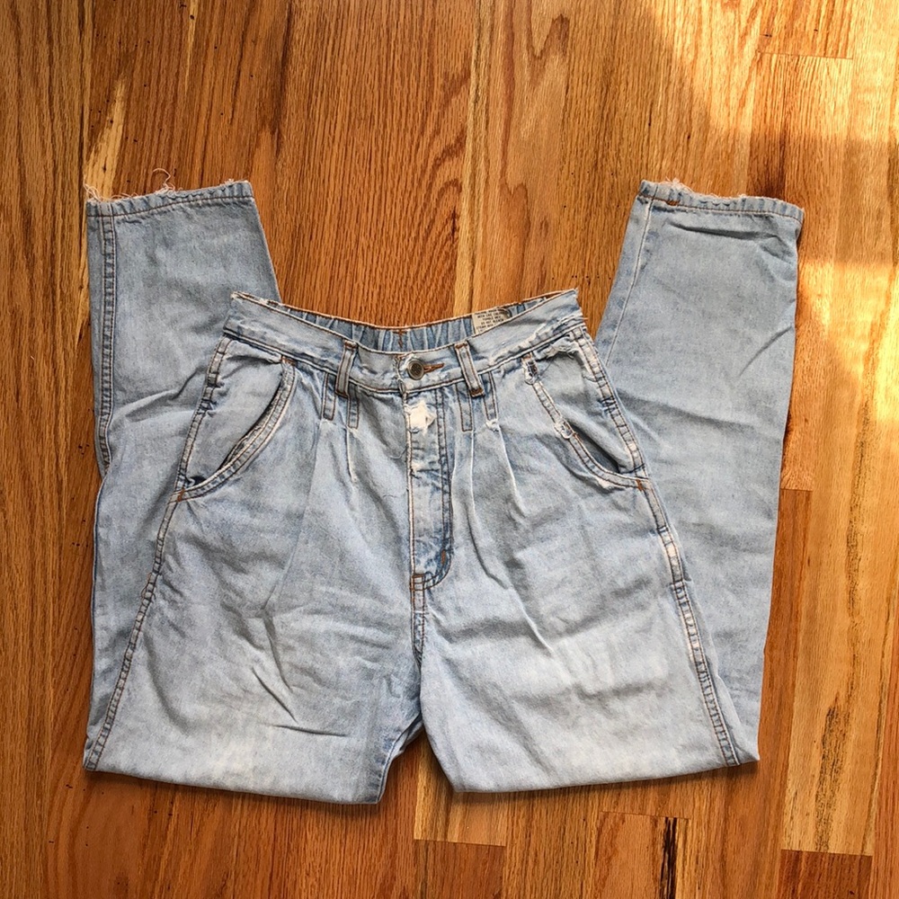 Bill Blass Vintage Distressed Light Blue Denim High Rise Jean Pants